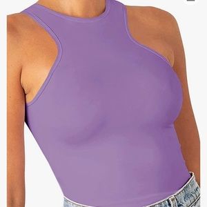 Inorin seamless lilac tank top.